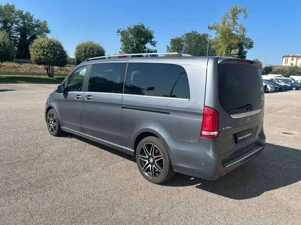 Usata Mercedes V250 AMG 190 CV (139 kW) 2017 Grigio Monovolume