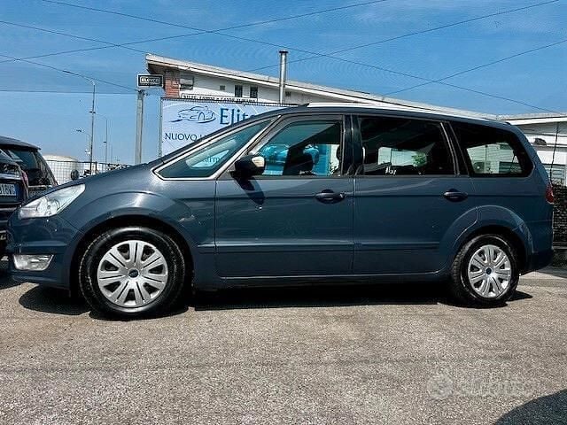Usata Ford Galaxy Individual 163 CV (119 kW) 2012 Grigio Monovolume