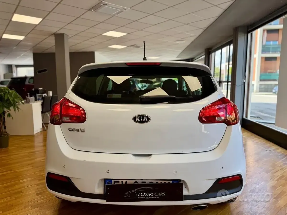 Usata Kia Ceed 100 CV (73 kW) 2014 Bianco Utilitaria
