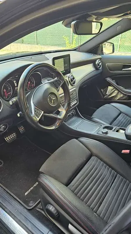 Usata Mercedes GLA200 Premium 136 CV (100 kW) 2018 Nero SUV