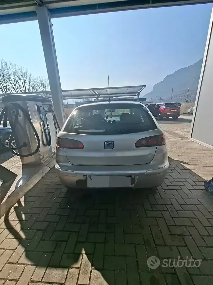 Usata Seat Ibiza 75 CV (55 kW) 2003 Grigio Utilitaria