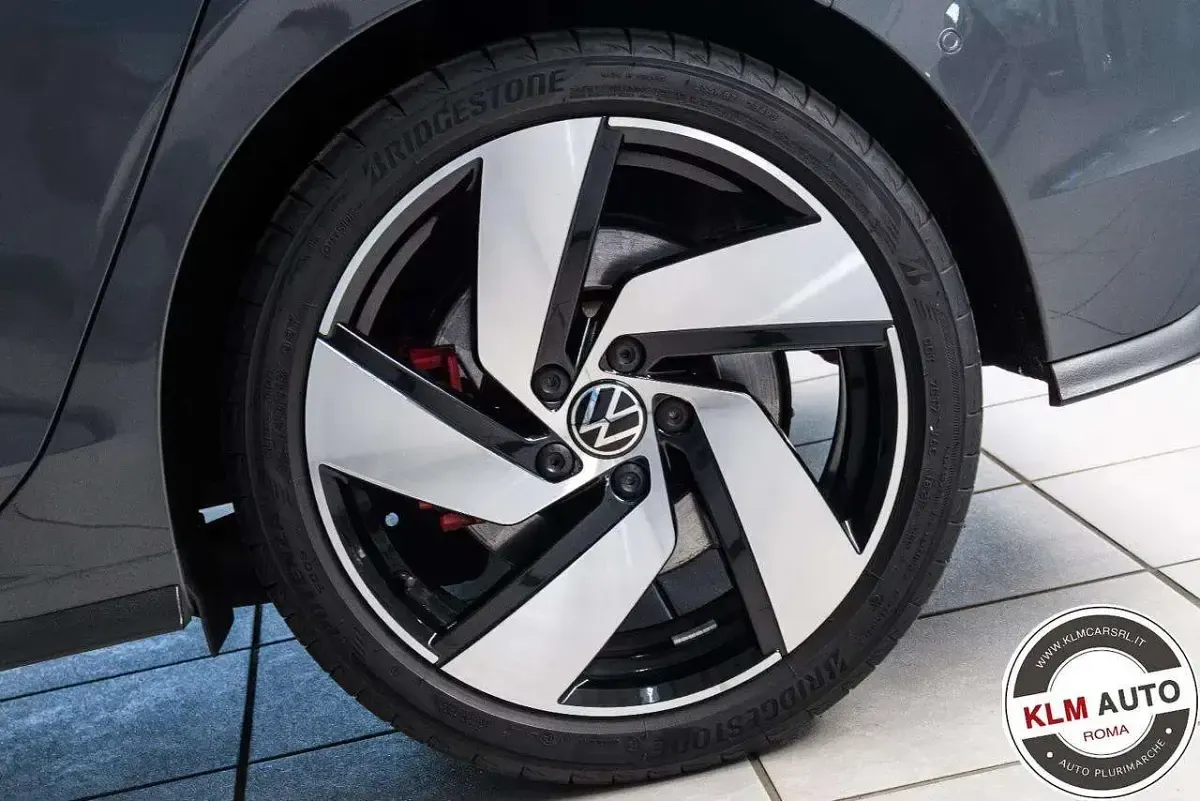 Usata VW Golf VIII GTI 245 CV (180 kW) 2021 Grigio scuro Berlina