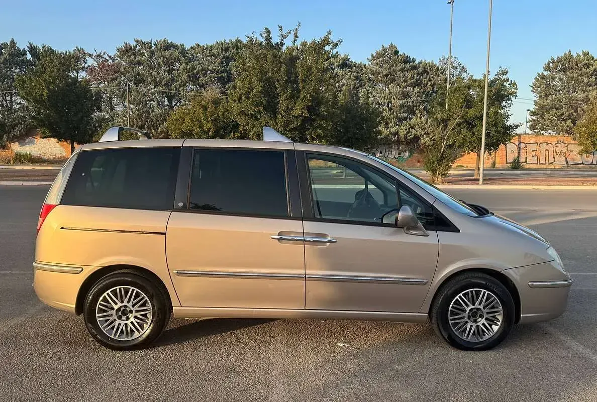Usata Lancia Phedra Platinum 170 CV (125 kW) 2010 Bronzo Monovolume