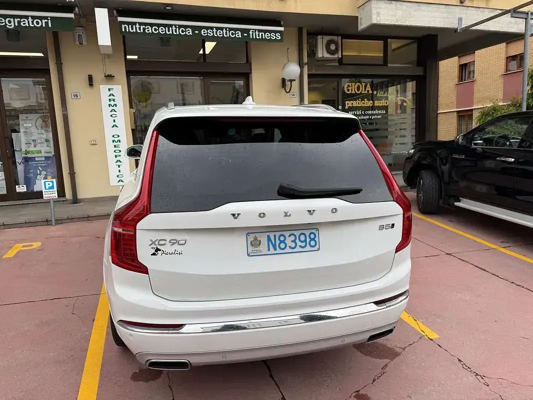 Begagnad Volvo XC90 R-Design 235 HK (172 kW) 2020 Vit SUV