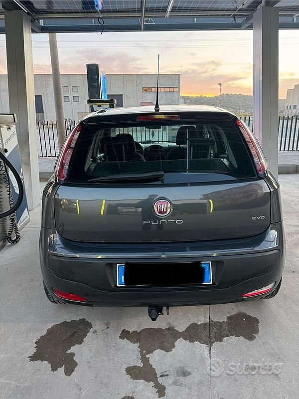 Usata Fiat Punto Evo 90 CV (66 kW) 2009 Grigio Utilitaria