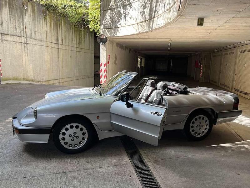 Usata Alfa Romeo Spider Quadrifoglio Verde 128 CV (94 kW) 1988 Argento Cabrio