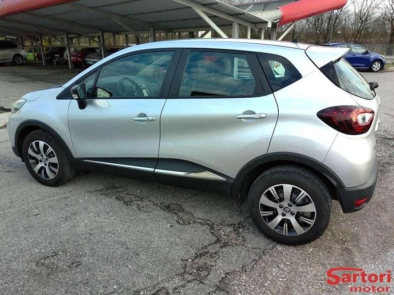Usata Renault Captur 90 CV (66 kW) 2018 Argento SUV