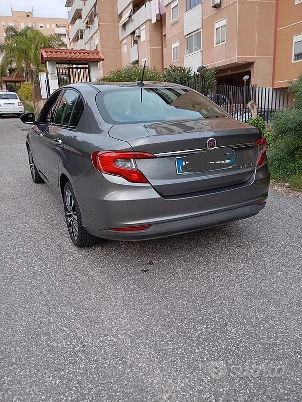 Usata Fiat Tipo 75 CV (55 kW) 2016 Grigio Berlina