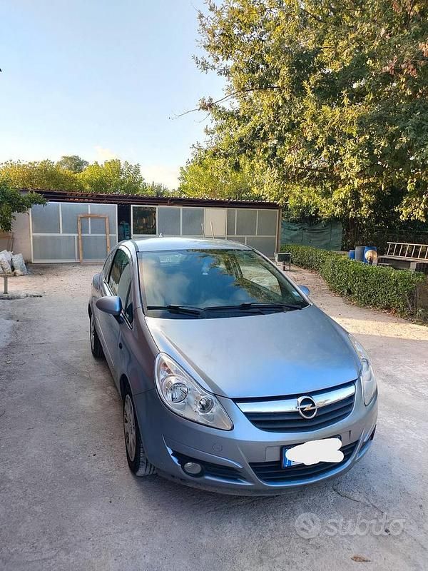 Grigio Usata 2009 Opel Corsa Due volumi | 5500 € (Molto cara) - Immagine 1/4