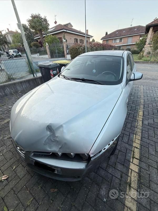 Usata Alfa Romeo 159 Distinctive 150 CV (110 kW) 2007 Grigio Station wagon