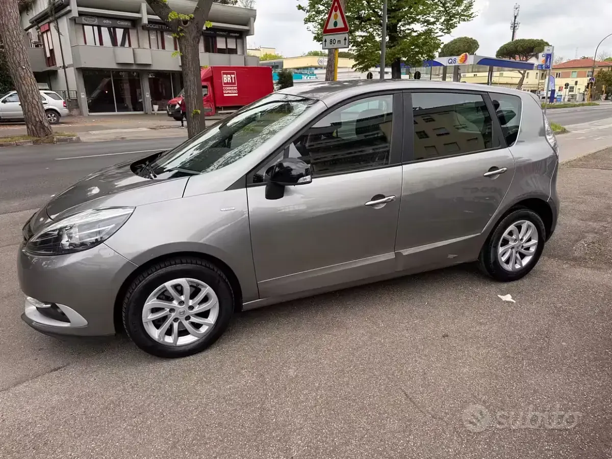 Usata Renault Scénic XMOD 110 CV (80 kW) 2015 Marrone Monovolume