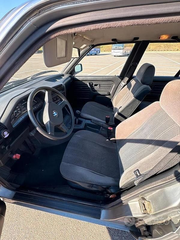 Usata BMW 318 1988 Grigio Berlina