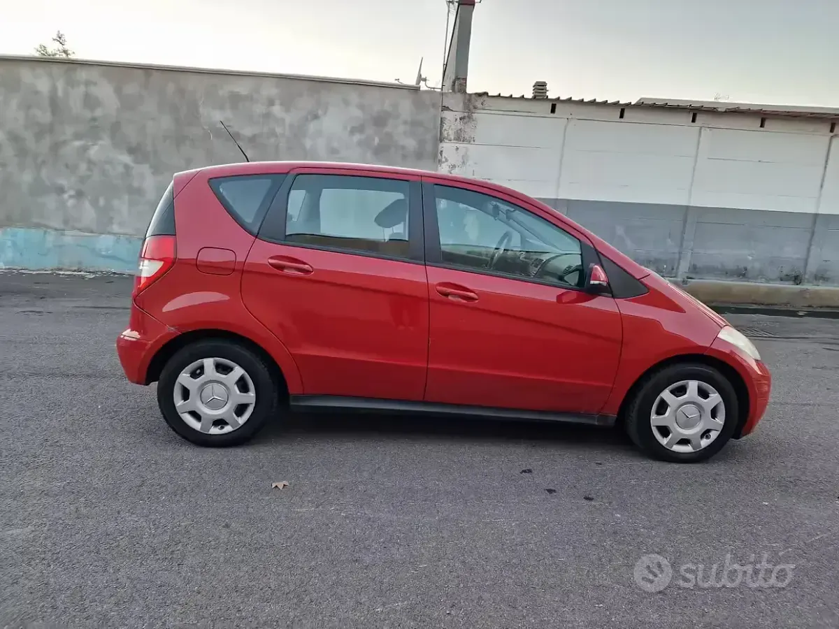 Usata Mercedes A180 Avantgarde 109 CV (80 kW) 2010 Rosso Berlina
