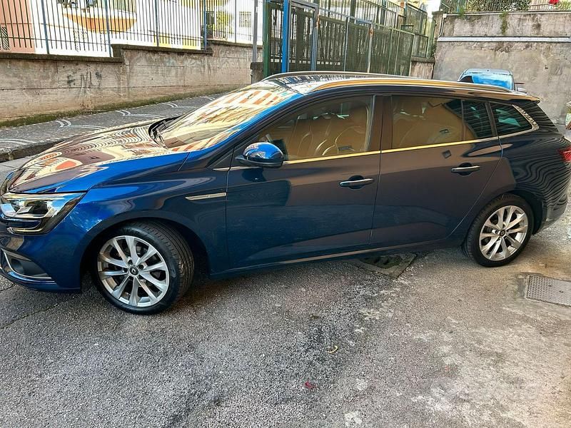 Usata Renault Mégane GrandTour Intens 110 CV (80 kW) 2018 Blu Station wagon