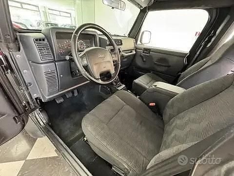 Usata Jeep Wrangler Sport 143 CV (105 kW) 2005 Nero SUV