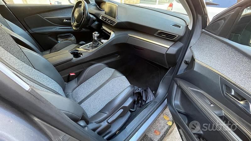 Usata Peugeot 3008 Allure 131 CV (96 kW) 2018 Grigio SUV
