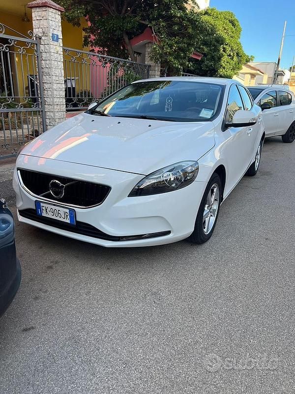 Usata Volvo V40 2017 Bianco Berlina