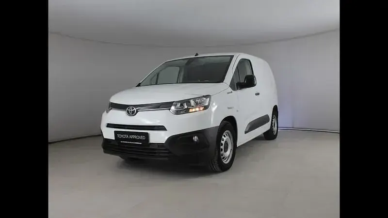 Używany Toyota Proace City City 56 kW (77 KM) 2022 Minivan