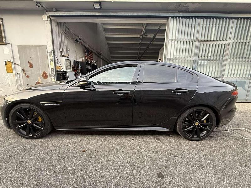 Usata Jaguar XE R-Dynamic 250 CV (183 kW) 2019 Other Berlina