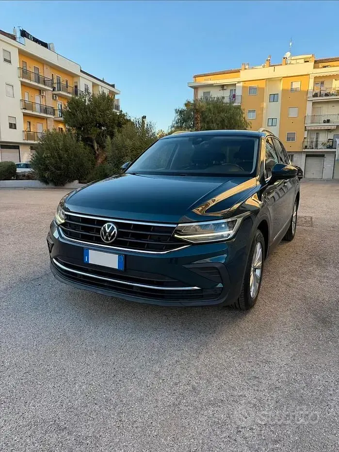 Usata VW Tiguan Life 150 CV (110 kW) 2021 Verde SUV