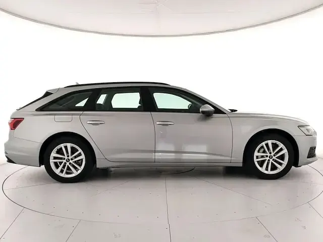 Usata Audi A6 Business 299 CV (219 kW) 2024 Argento floret metallizzato Station wagon