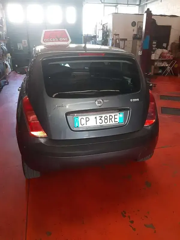 Usata Lancia Ypsilon 60 CV (44 kW) 2004 Utilitaria