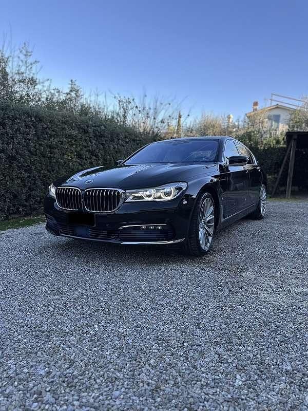 Usata BMW 740 Comfort Edition 258 CV (189 kW) 2016 Nero Berlina