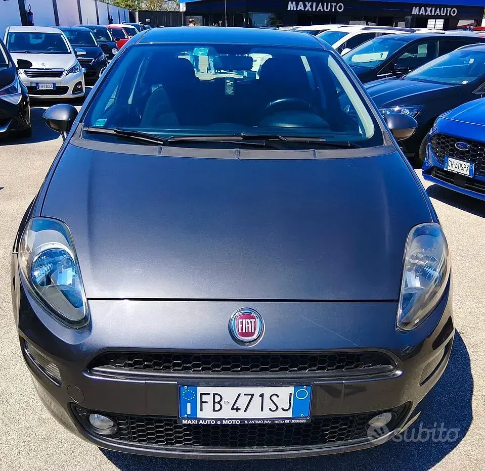 Gebraucht Fiat Punto Lounge 69 PS (50 kW) 2015 Grau Kleinwagen
