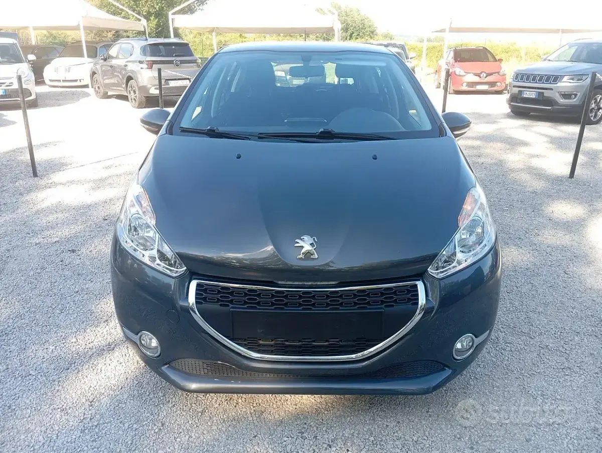 Usata Peugeot 208 Active 82 CV (60 kW) 2014 Grigio Utilitaria