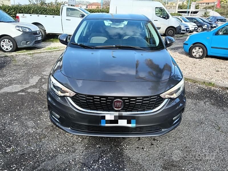 Usata Fiat Tipo Business 95 CV (69 kW) 2017 Grigio Berlina
