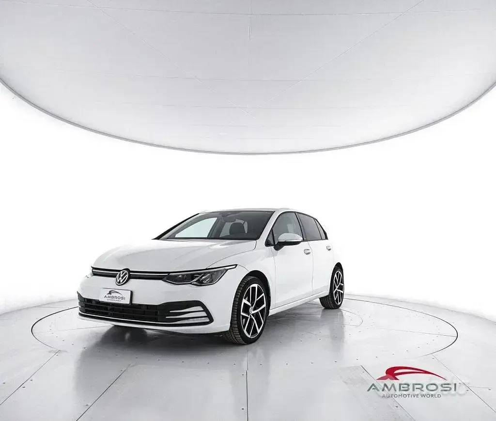Gebraucht VW Golf VIII Life 110 PS (80 kW) 2021 Kleinwagen