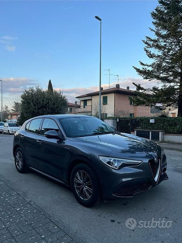 Usata Alfa Romeo Stelvio Super 160 CV (117 kW) 2020 Grigio SUV