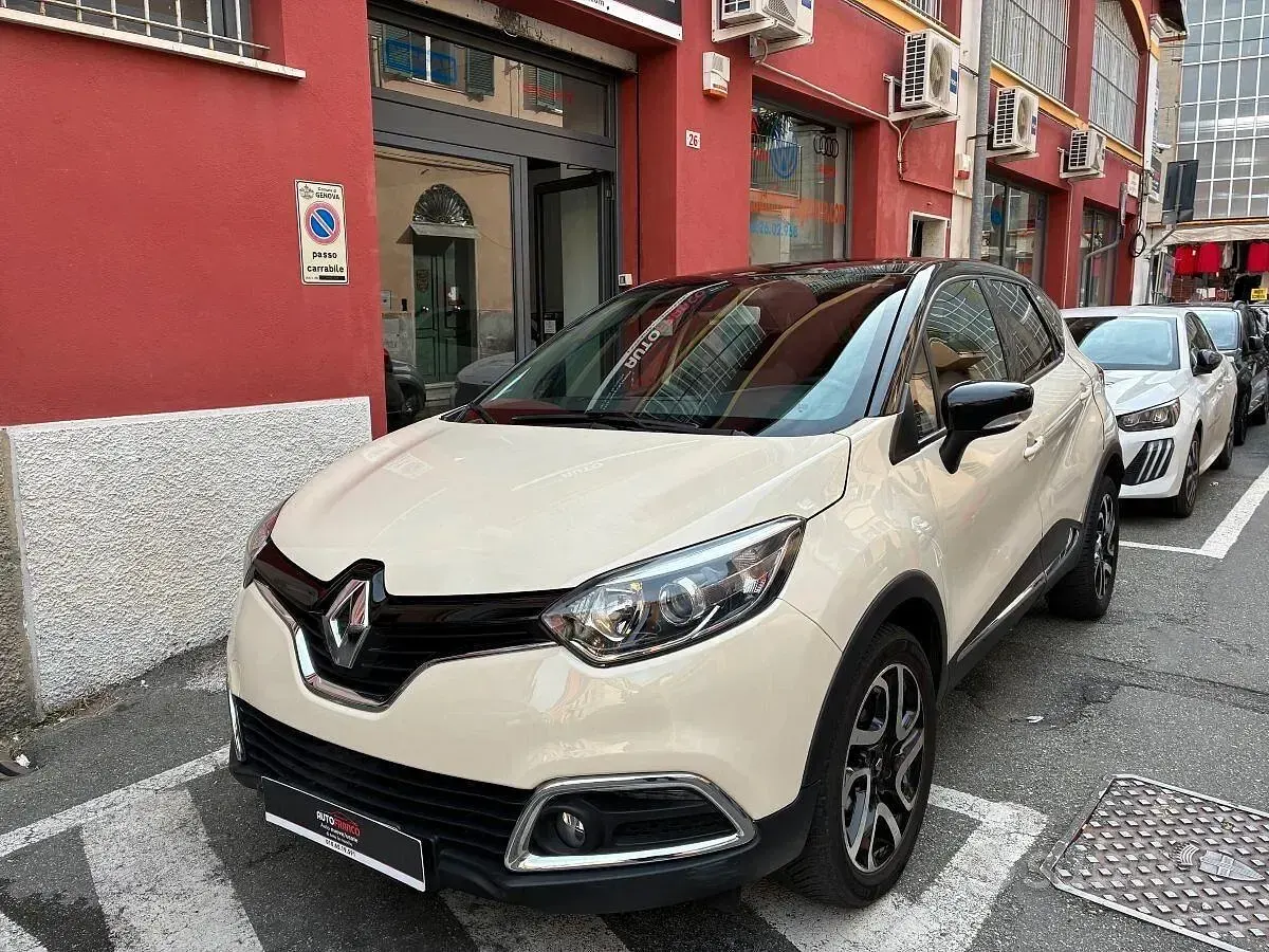 Usata Renault Captur Intens 90 CV (66 kW) 2016 Beige SUV