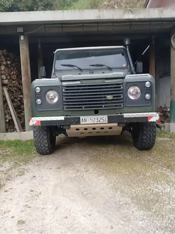 Usata Land Rover Defender 86 CV (63 kW) 1990 Verde SUV