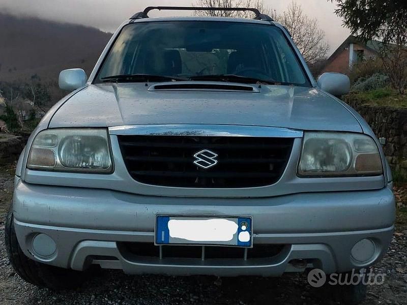 Usata Suzuki Grand Vitara 109 CV (80 kW) 2004 Grigio SUV