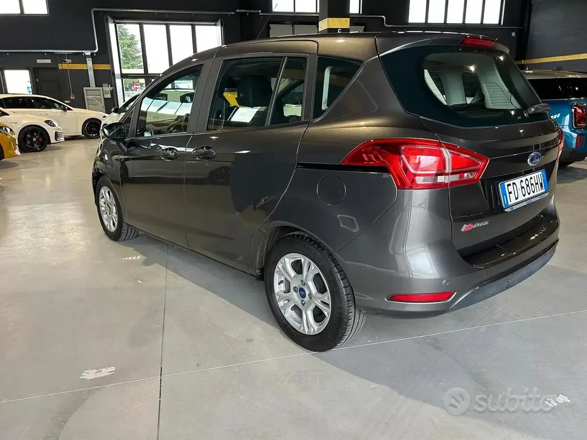 Usado Ford B-MAX Titanium 90 CV (66 kW) 2016 Gris Monovolumen