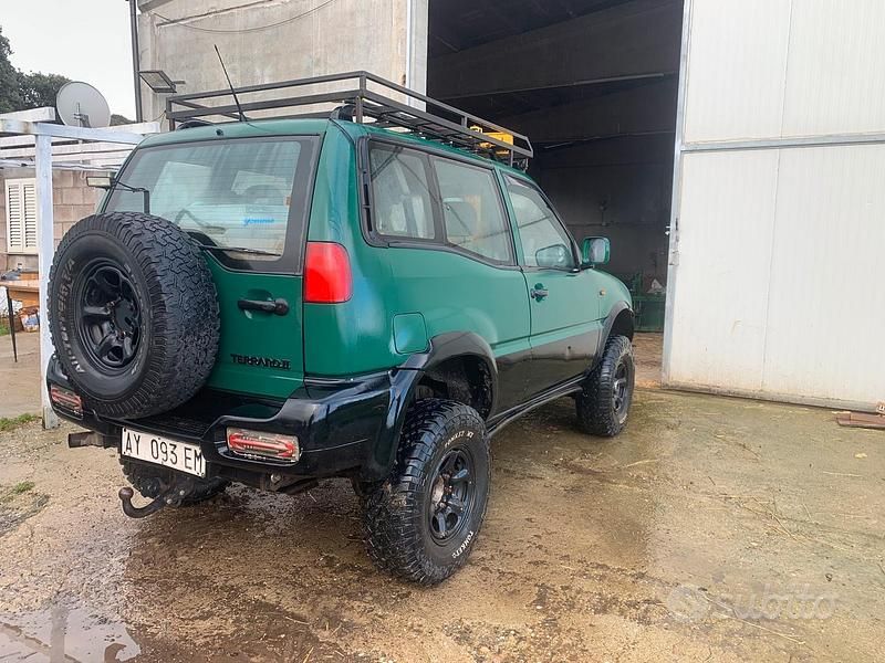Usata Nissan Terrano 125 CV (91 kW) 1999 Verde SUV