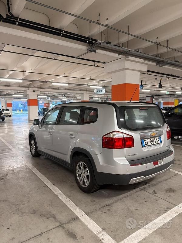 Usata Chevrolet Orlando 131 CV (96 kW) 2010 Grigio Monovolume