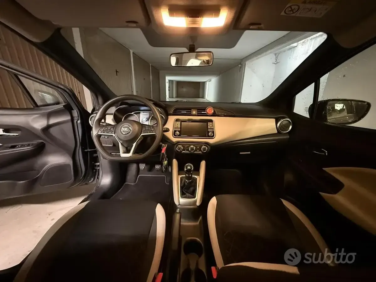 Używany Nissan Micra 90 KM (66 kW) 2018 Niebieski Hatchback