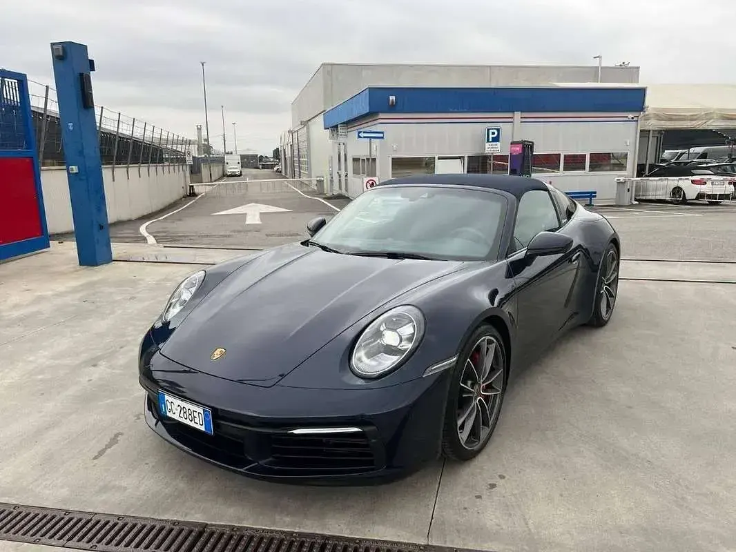 Usata Porsche 992 450 CV (330 kW) 2021 Blu/azzurro Cabrio