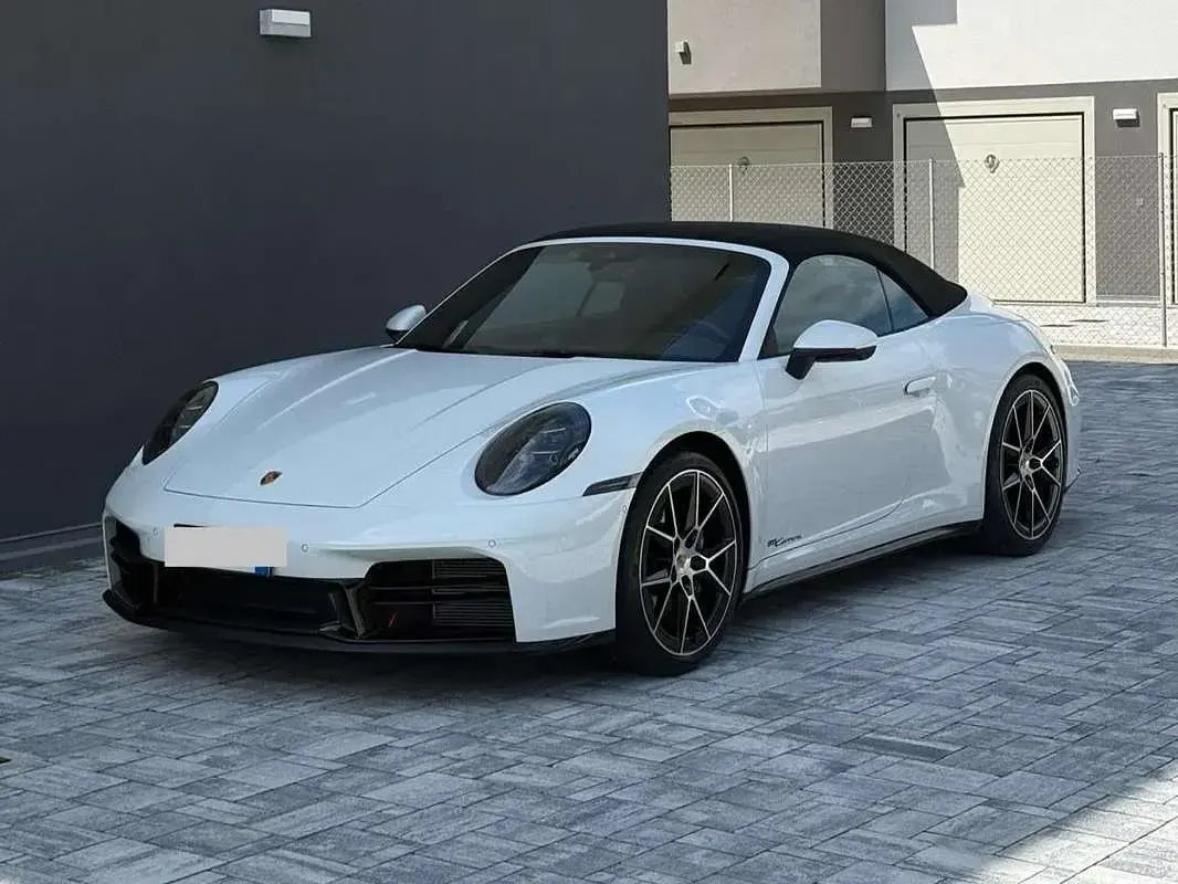 Usata Porsche 992 394 CV (289 kW) 2024 Bianco Cabrio