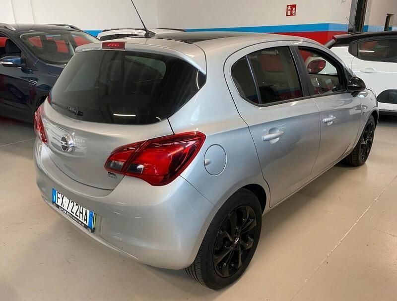 Usata Opel Corsa 90 CV (66 kW) 2019 Argento Utilitaria