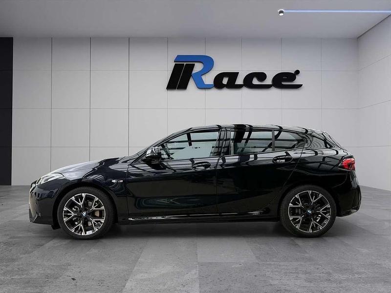 Usata BMW 116 M Sport 122 CV (89 kW) 2025 Nero zaffiro Utilitaria