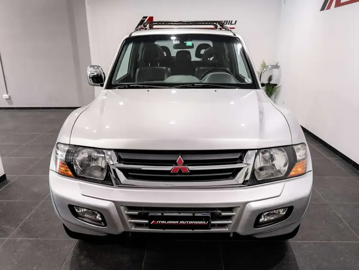 Usata Mitsubishi Pajero 160 CV (117 kW) 2003 Argento SUV