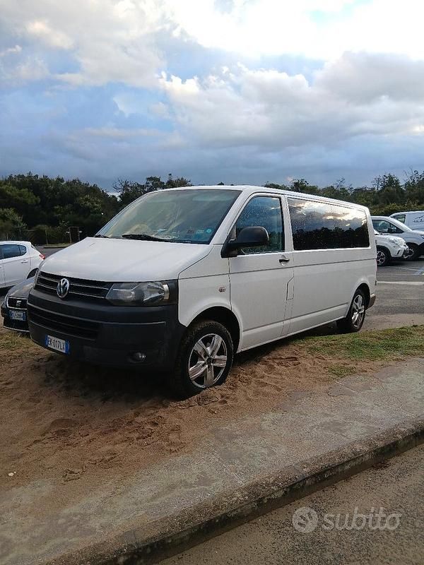 Usata 2011 VW Caravelle Monovolume | 14.800 € - Immagine 1/4