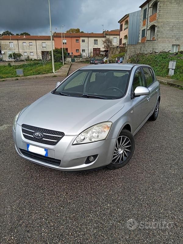 Usata Kia Ceed 2010 Grigio Utilitaria
