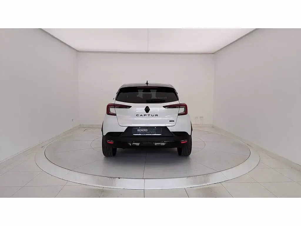 Usata Renault Captur Rive Gauche 143 CV (105 kW) 2023 Bianco SUV
