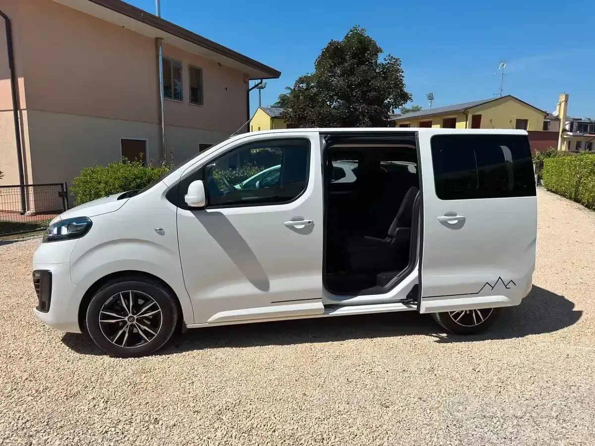 Usata Opel Zafira Life Edition 145 CV (106 kW) 2020 Bianco Monovolume