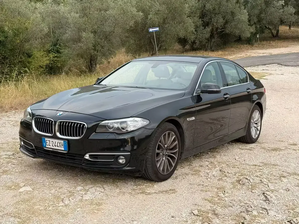 Usata BMW 525 Luxury Line 218 CV (160 kW) 2015 Nero Berlina