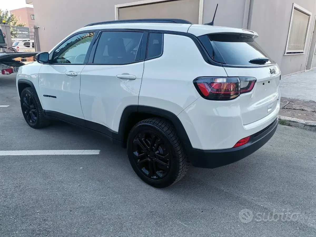 Usata Jeep Compass Night Eagle 131 CV (96 kW) 2023 Bianco SUV